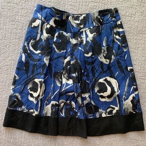 Lined Ann Taylor skirt size 8 with pockets